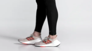 Giay Adidas Ultraboost 22 'Light Orange' GX6643