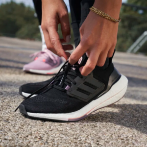 Giay Adidas Wmns UltraBoost 22 'Black Legacy Purple' H01168