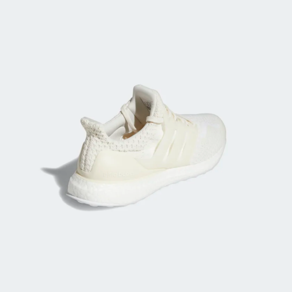 Giay Adidas UltraBoost 5.0 DNA 'Chalk White' GZ0444