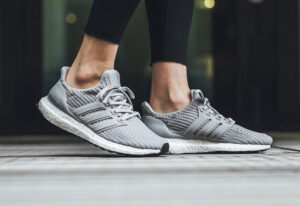 Alternative view of Giày Adidas UltraBoost 4.0 'Grey' BB6150