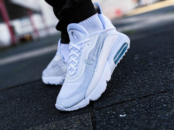 Giày Nike Air Max 2090 'Triple White' BV9977-100 - Ảnh 4