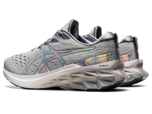 Giay Asics NovaBlast 2 'Platinum' 1011B289-020