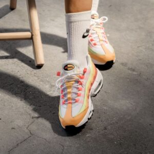 Alternative view of Giày Nike Wmns Air Max 95 'Melon Tint' CZ5659-600