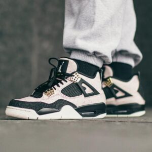 Alternative view of Giày Nike Wmns Air Jordan 4 Retro 'Splatter' AQ9129-601