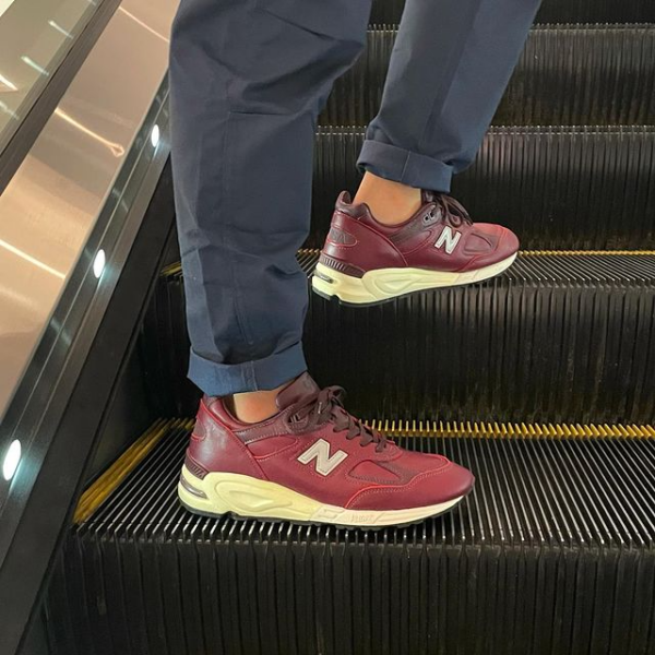 Giày New Balance 'Horween' Leather Burgundy M990BTA2 - Ảnh 4