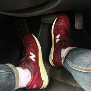 Alternative view of Giày New Balance 'Horween' Leather Burgundy M990BTA2