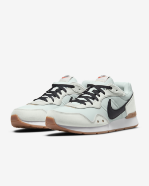 Giay Nike Venture Runner White Black DJ1998-100