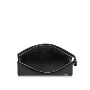 Alternative view of Túi Louis Vuitton Pochette Voyage Taiga Black M30450