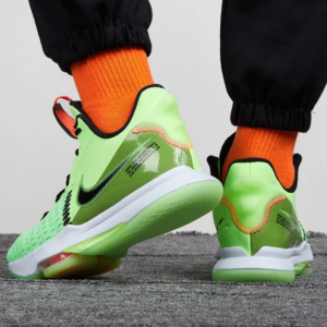 Alternative view of Giày Nike LeBron Witness 5 EP 'Grinch' CQ9381-300