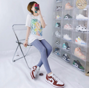 Alternative view of Giày Nike Air Jordan 1 Low Gets A Familiar 'Team Red' DC0774-116