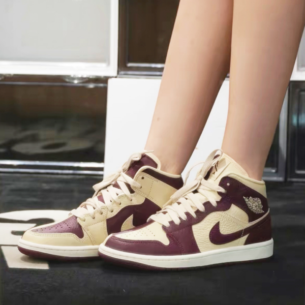 Giày Nike Air Jordan 1 Mid 'Split Beach Cherrywood Red' DR0501-200 - Ảnh 2