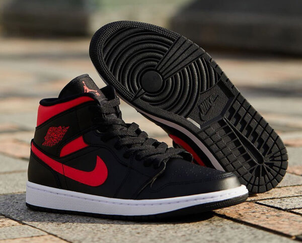 Giày Nike Wmns Air Jordan 1 Mid 'Siren Red' BQ6472-004 - Ảnh 5
