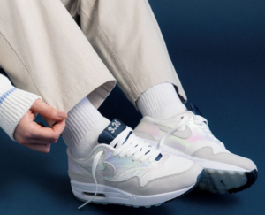 Giay Nike Air Max 1 'Air Max Day La Ville Lumiere' DQ9326-100