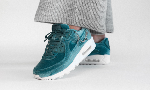 Giày Nike Air Max 90 Lucky Charms Ash 'Green' DO2194-001 - Ảnh 2