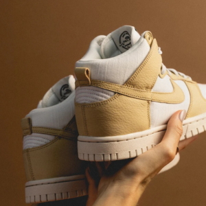 Giay Nike Dunk High Team 'Gold Dust' DX3452-700