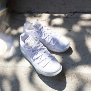 Alternative view of Giày Nike LeBron 17 Low 'White Camo' CD500-103