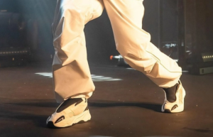 Giay Adidas Yeezy Boost 700 MNVN Laceless 'Analog' IG4798