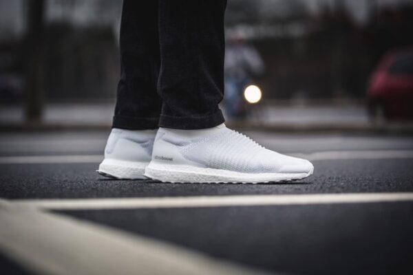 Giày Adidas UltraBoost Laceless 'Undyed' BB6146 - Ảnh 3