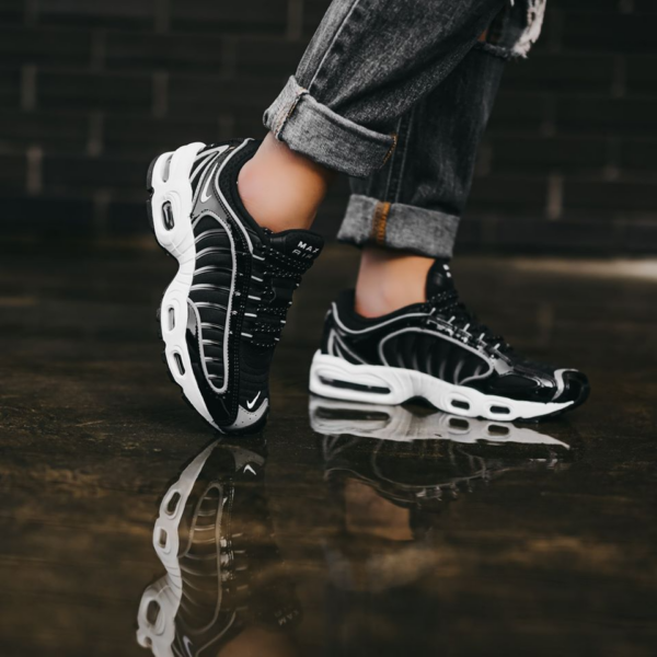 Giày Nike Wmns Air Max Tailwind 4 NRG 'Black Patent' CK4122-001 - Ảnh 3