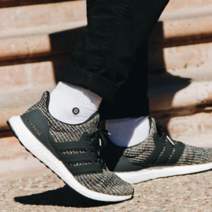 Alternative view of Giày Adidas UltraBoost 4.0 'Black Carbon' CM8110