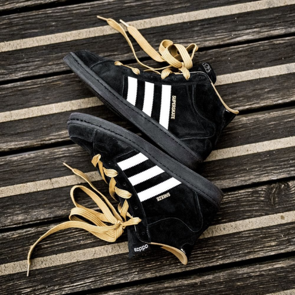 Giay Adidas Sneeze x Superskate 'Black Golden Beige' IF2703