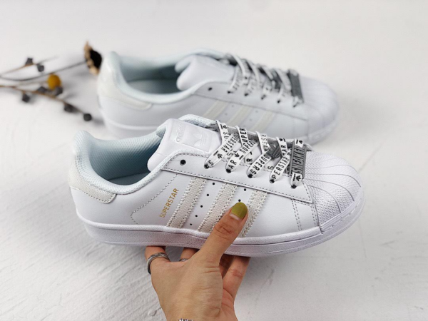 Giày Adidas Wmns Superstar 'White Iridescent Animal Print' FV3392 - Ảnh 3