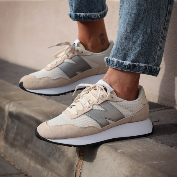 Giày New Balance Wmns 237 'Sea Salt Silver Metallic' WS237CB - Ảnh 2