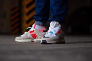 Alternative view of Giày Adidas ZX Torsion 'Solar Red' EH0251