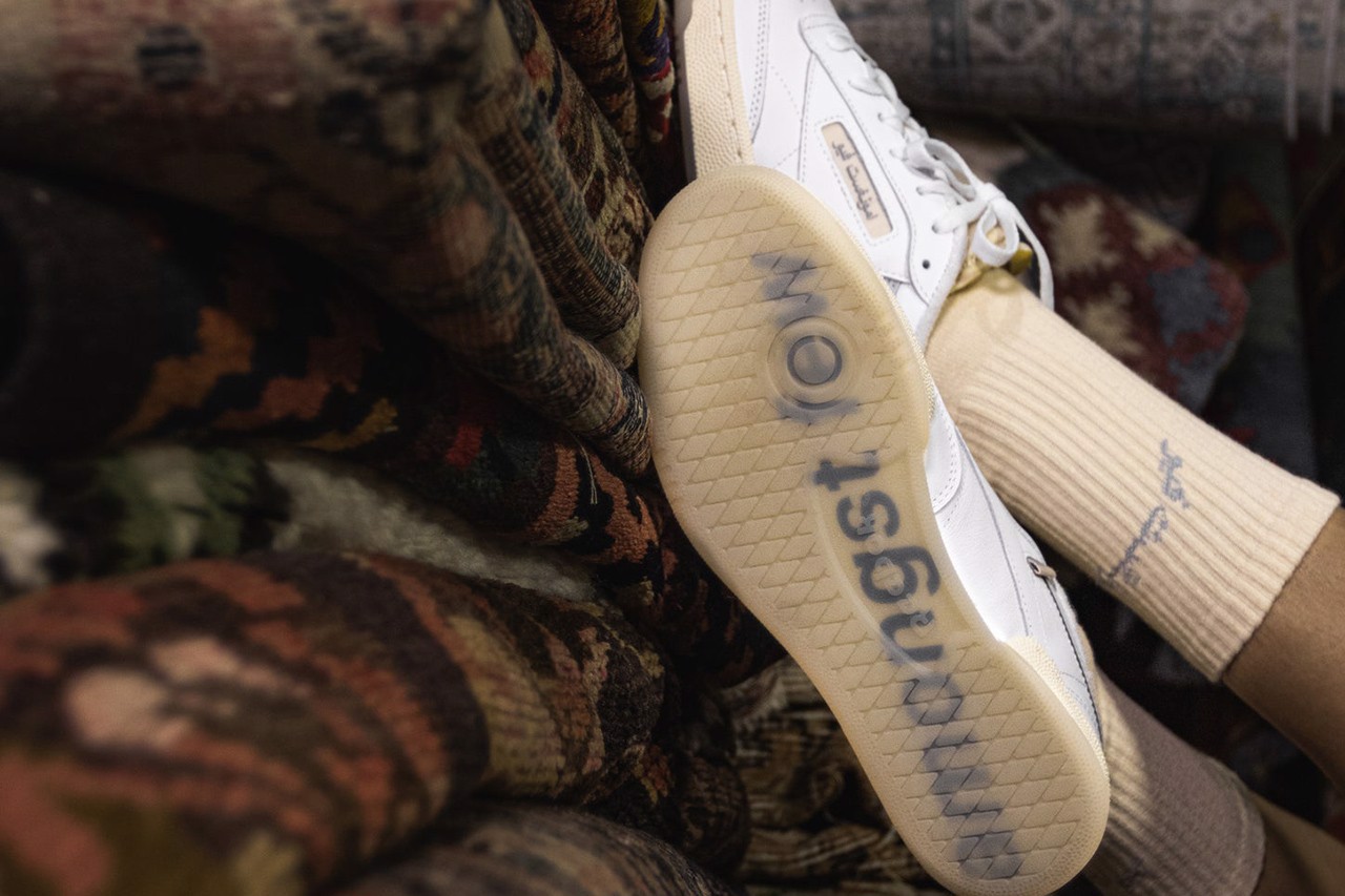 amongst-few-cho-ra-mat-phien-ban-reebok-club-c-85-magic-carpet