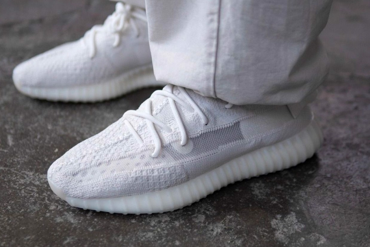 hinh-anh-on-feet-cua-phien-ban-adidas-yeezy-boost-350-v2-