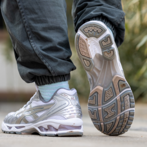 Giay Asics Gel-Kayano 14 'White Moonrock' 1202A056-106