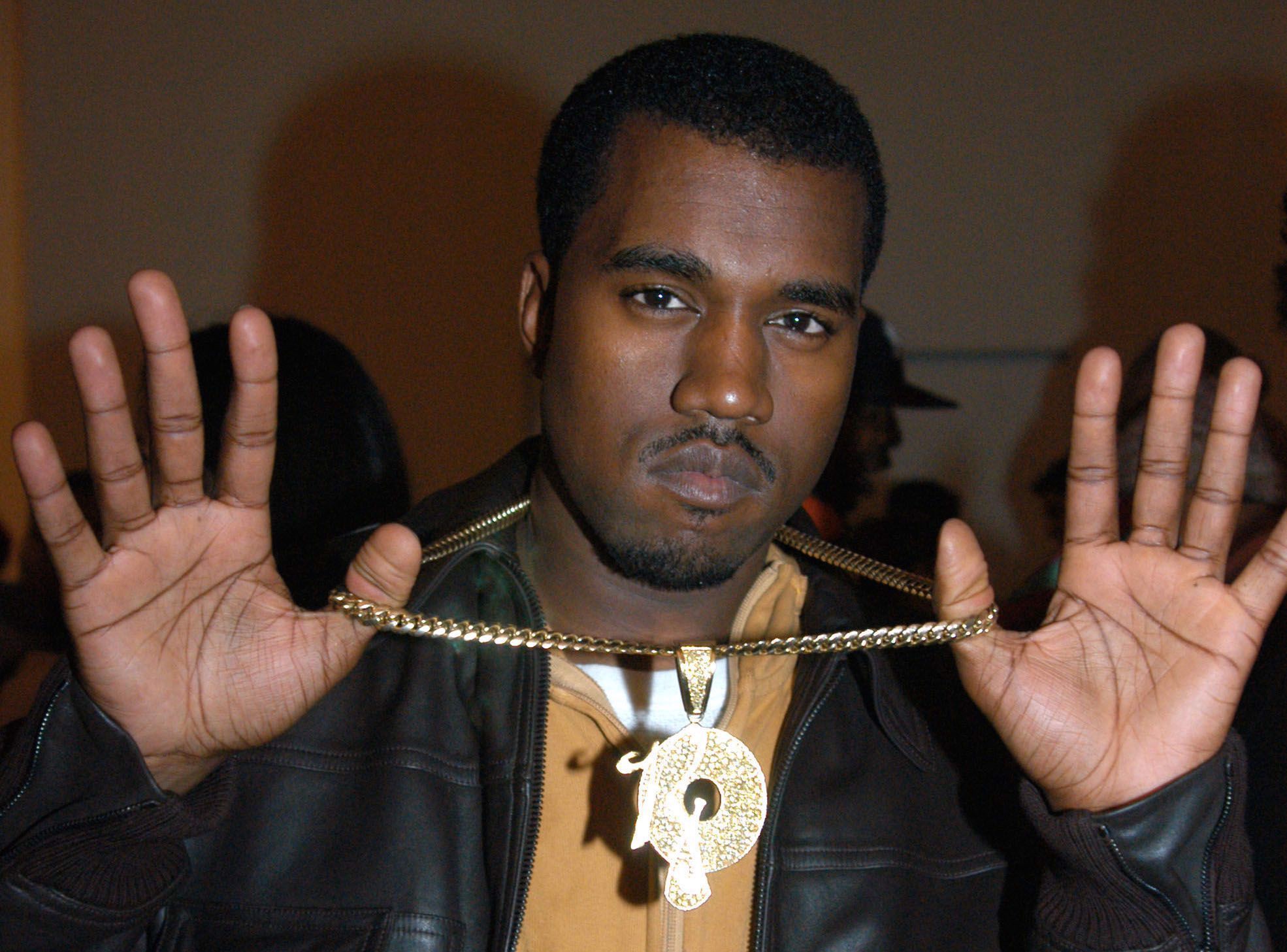 cai-nhin-chi-tiet-ve-lich-su-cua-yeezy