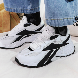 Alternative view of Giày Reebok EVZN 'White Black' FW6466