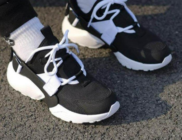 Giày Nike Wmns Huarache City Low 'Black White' AH6804-002 - Ảnh 4