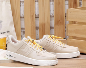 Giay Nike Air Force 1 '07 Lv8 'Moving Company' DV0794-100