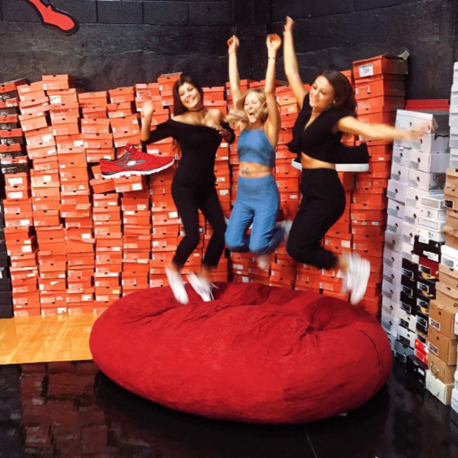 bo-suu-tap-giay-the-thao-lon-nhat-the-gioi-cua-the-chicks-with-kicks