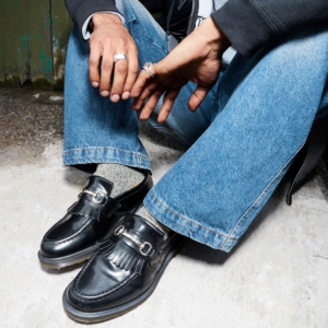 Alternative view of Giày Dr Martens Adrian Snaffle 'Black Polished' 25024001