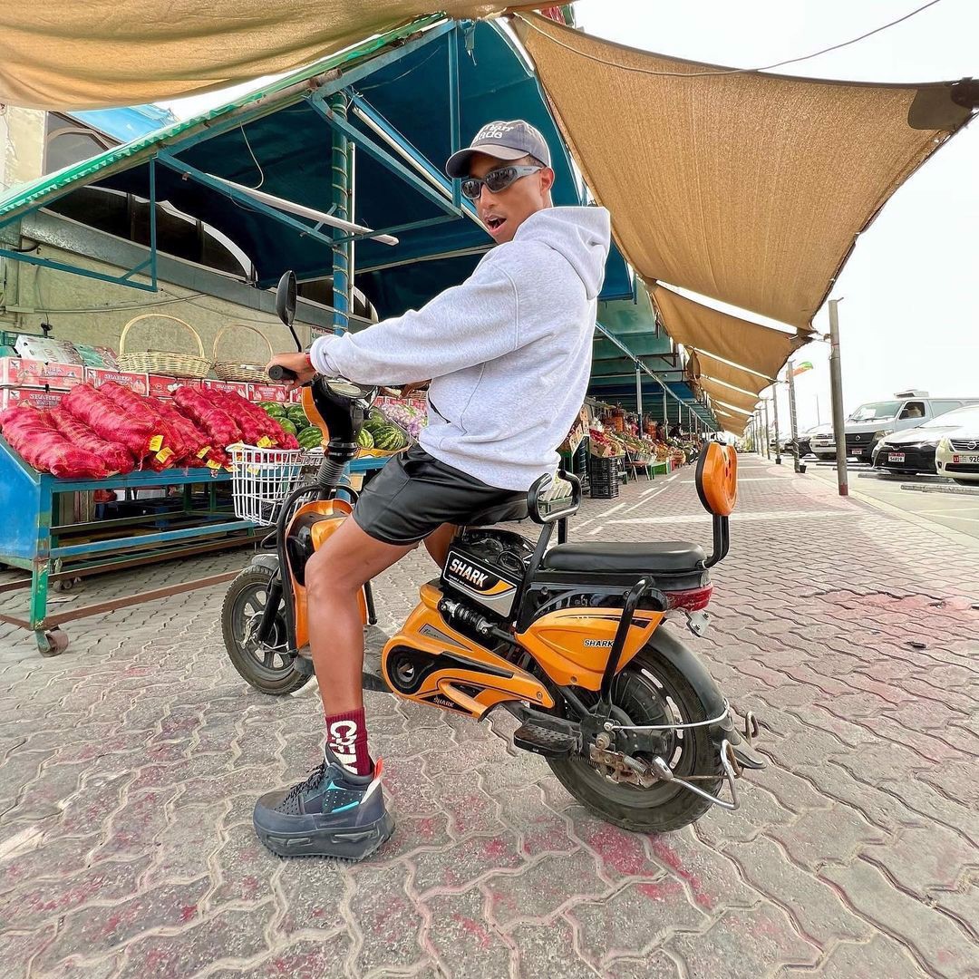 pharrell-william-tiet-lo-ve-mot-phien-ban-adidas-hu-nmd-s1-ryat-moi