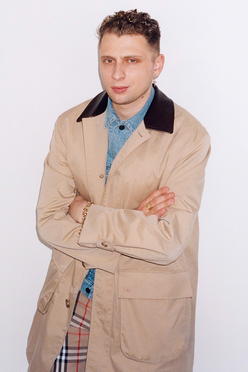 hinh-anh-chinh-thuc-ve-bo-suu-tap-supreme-x-burberry-spring-2022