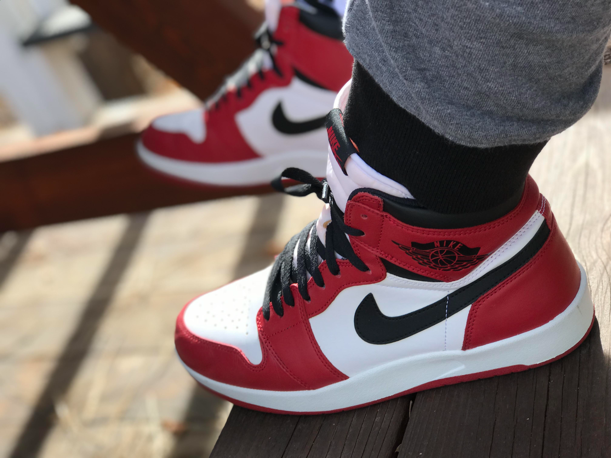 cach-phan-biet-air-jordan-1-chicago-real-va-fake