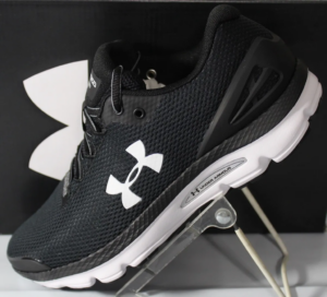 Alternative view of Giày Under Armour Charged Gemini 2020 Black White 3023276-001