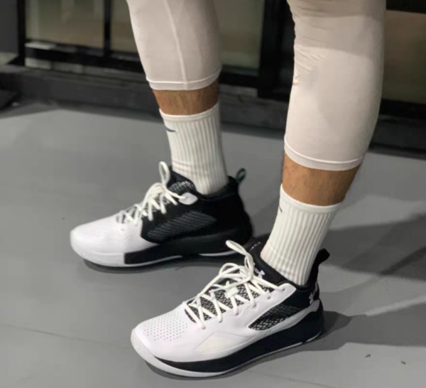 Giày Under Armour Lockdown 5 'White Black' 3023949-100 - Ảnh 3