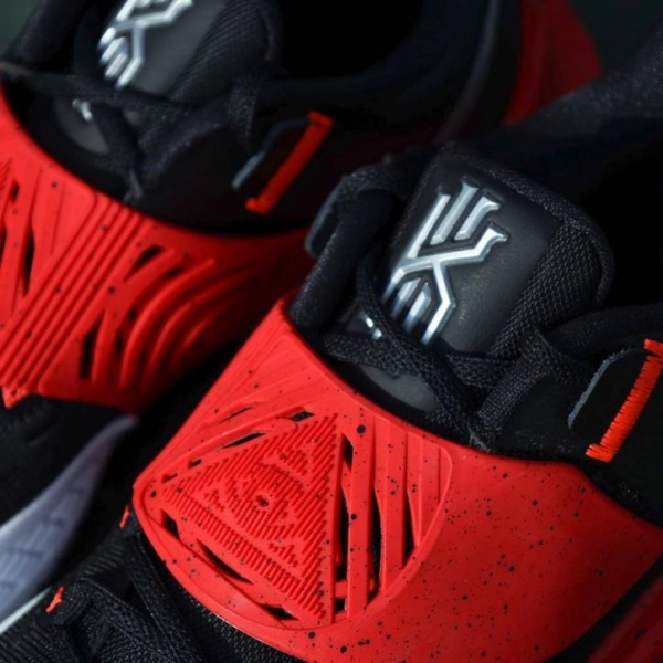 Giày Kyrie Low 3 Team 'Black University Red' CW6228-001 - Ảnh 4