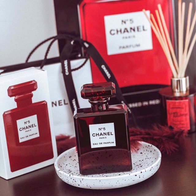 Top 5 nước hoa nữ được ưu chuộng nhất mọi thời đại (phần 1) Hinh anh 3: Top 5 nuoc hoa nu duoc uu chuong nhat moi thoi dai (phan 1)