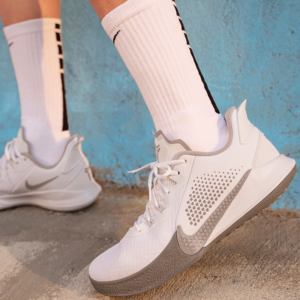 Alternative view of Giày Nike Kobe Mamba Fury EP 'White Wolf Grey' CK2088-100