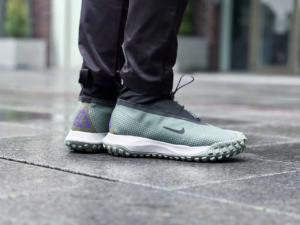Alternative view of Giày Nike ACG Mountain Fly GTX 'Clay Green' CT2904-300