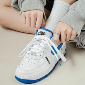 Giay Nike Air Force 1 LV8 GS White Game Royal DO3809-100