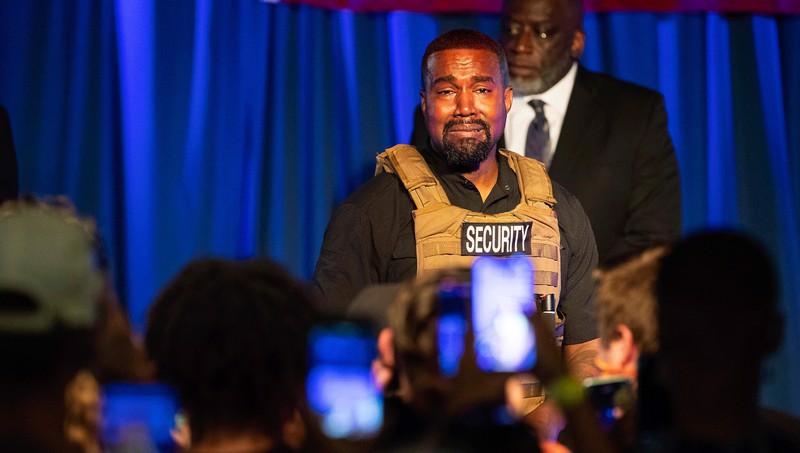 Hinh anh 6: adidas chiu van de "Da dang va Hoa nhap" va phai thay doi mot loai ten cua cac doi Yeezy