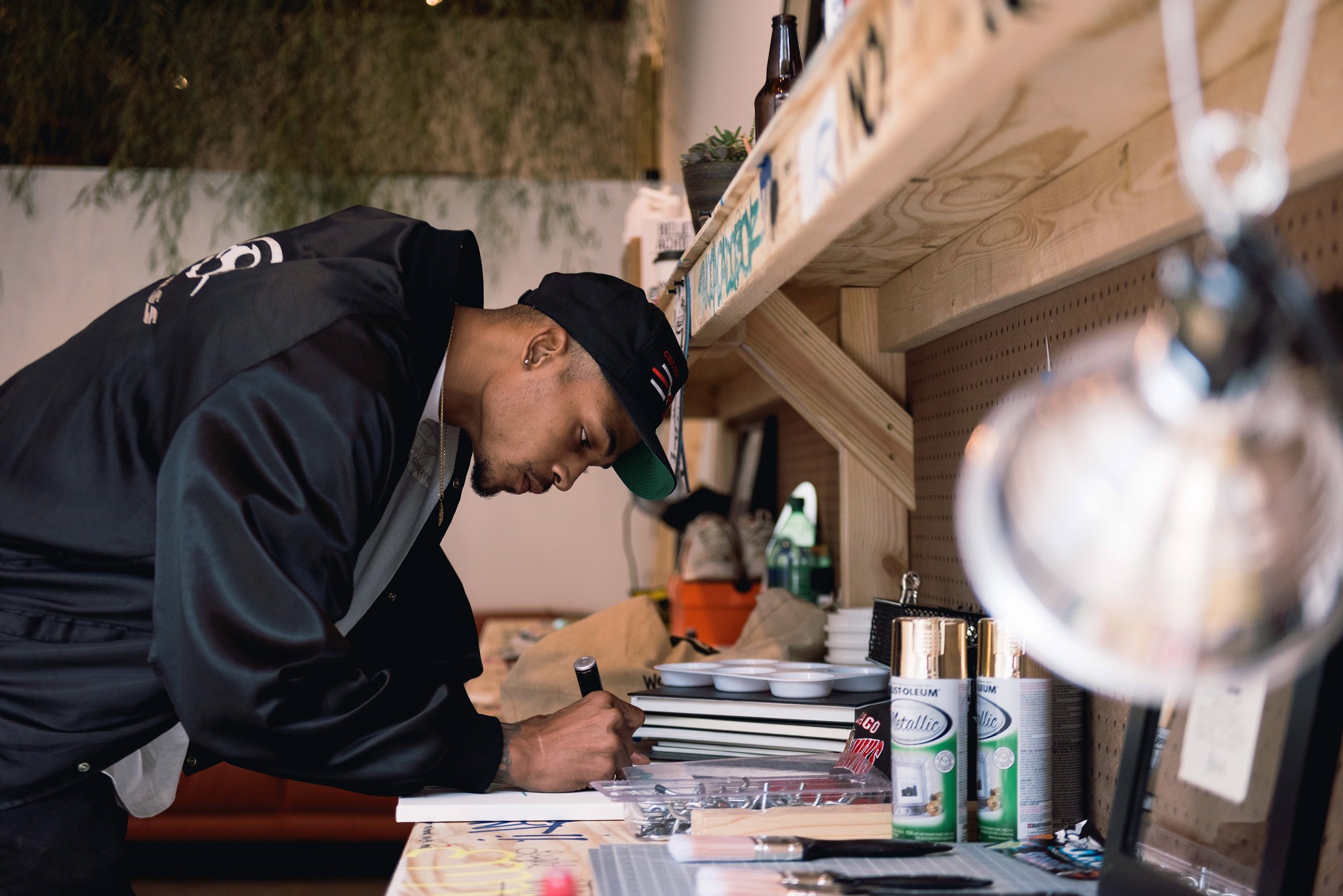 su-giao-thoa-giua-ju-working-on-projects-va-nike-sky-force