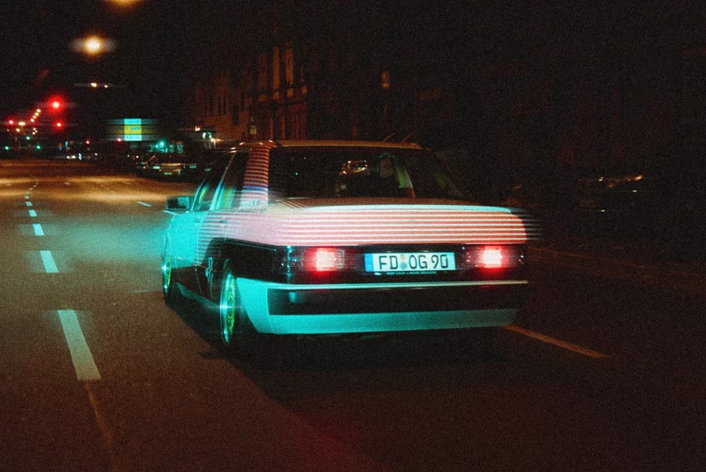 Mercedes 190E ‘Infrared Benz’ để kỷ niệm Air Max 90